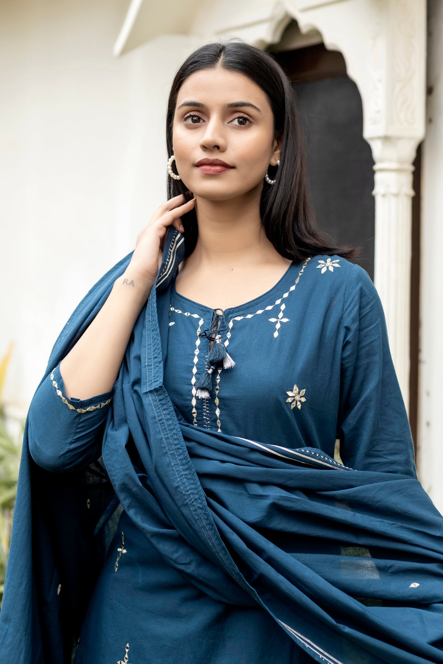 Adaa š ą½¼ā¼š Colors of Nature Cotton Suits, Ivory White