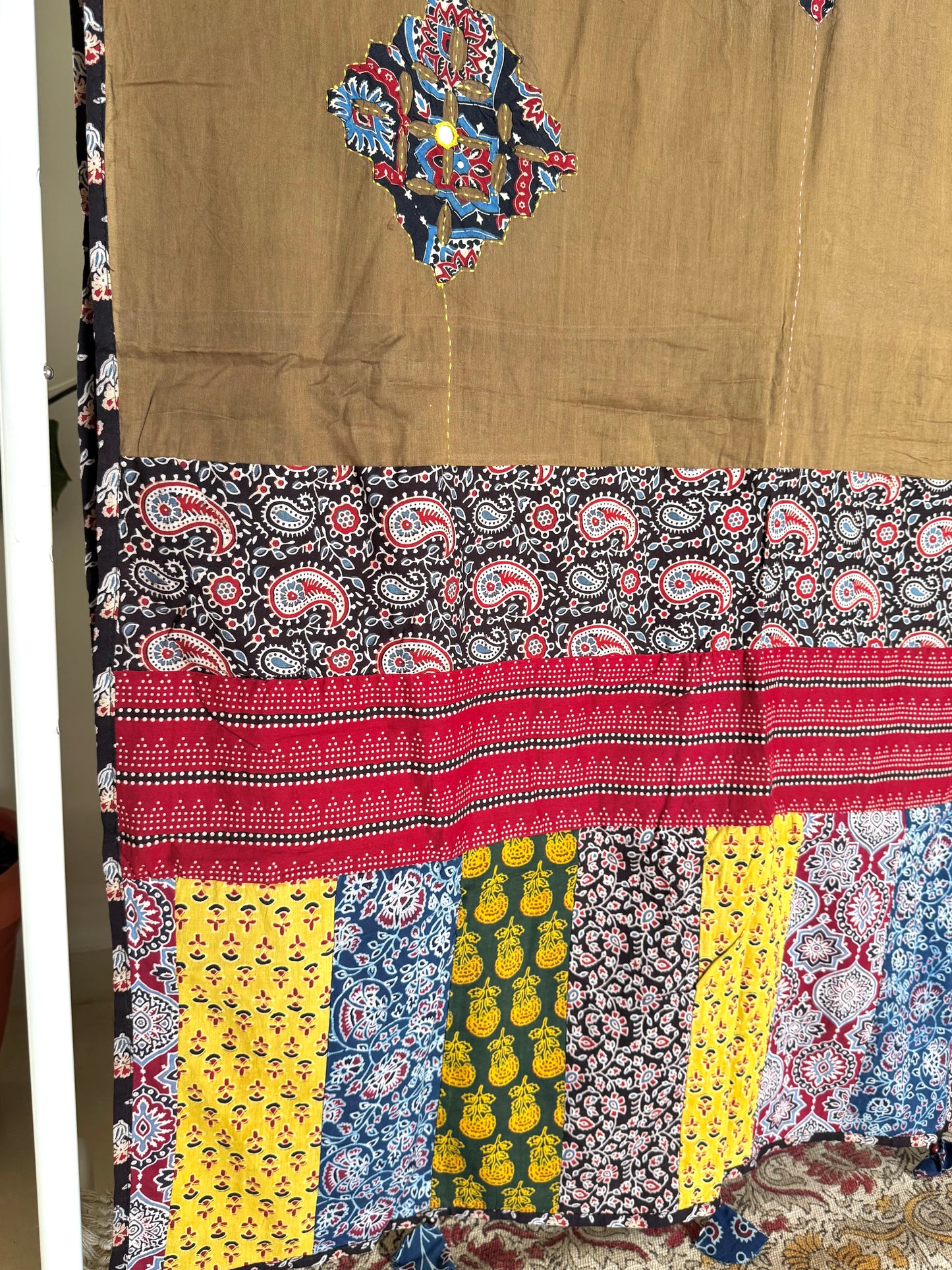𓂃ོ⋆☀︎𓂃ᨒོ Ajrakh, Applique & Kantha Embroidered Dupatta ~ Coco Brown w/ Black Flowers 𑁍ࠬ