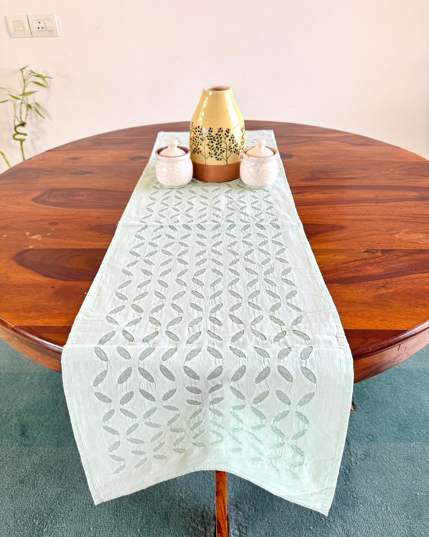 Mint Green ~ Applique work Table Runner w/ 4 Table Mats