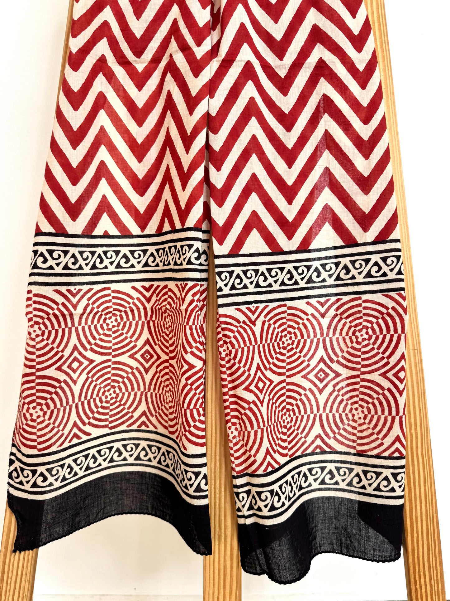 Raag🪷Mulmul Cotton Stoles ~ Zigzag Red