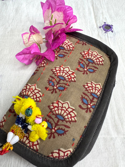 Navrang ~ Ajrakh Handcrafted Wallets ~ Beige