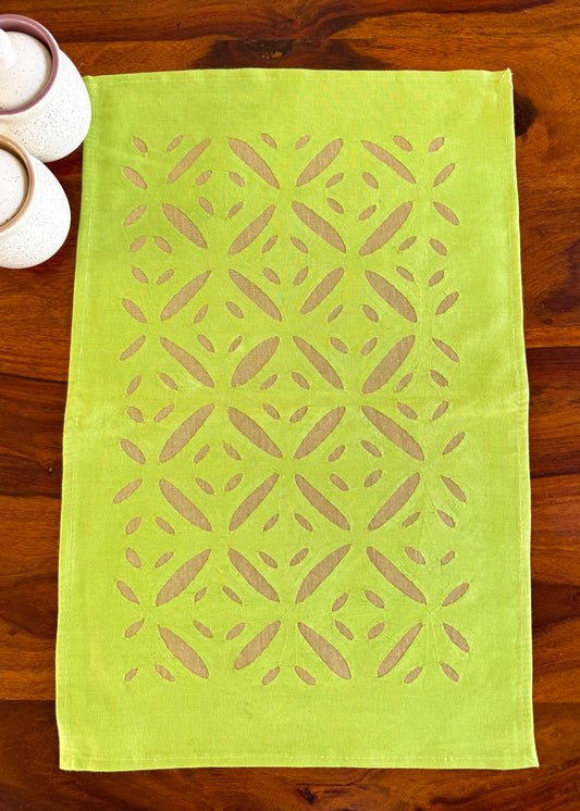 Lime Green ~ Applique work Table Runner w/ 4 Table Mats