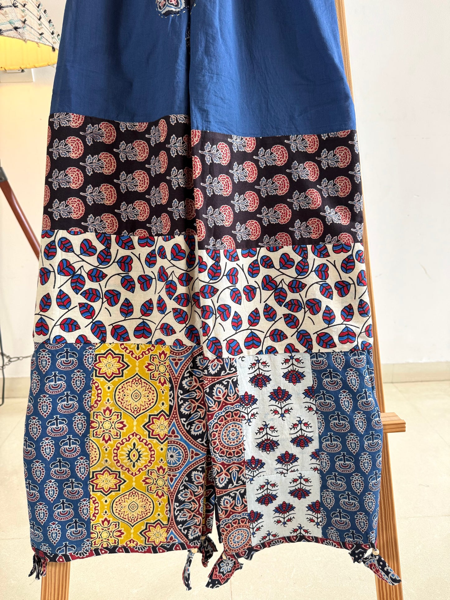 𓂃ོ⋆☀︎𓂃ᨒོ Ajrakh, Applique & Kantha Embroidered Dupatta ~ Navy Blue w/ Black Flowers 𑁍ࠬ