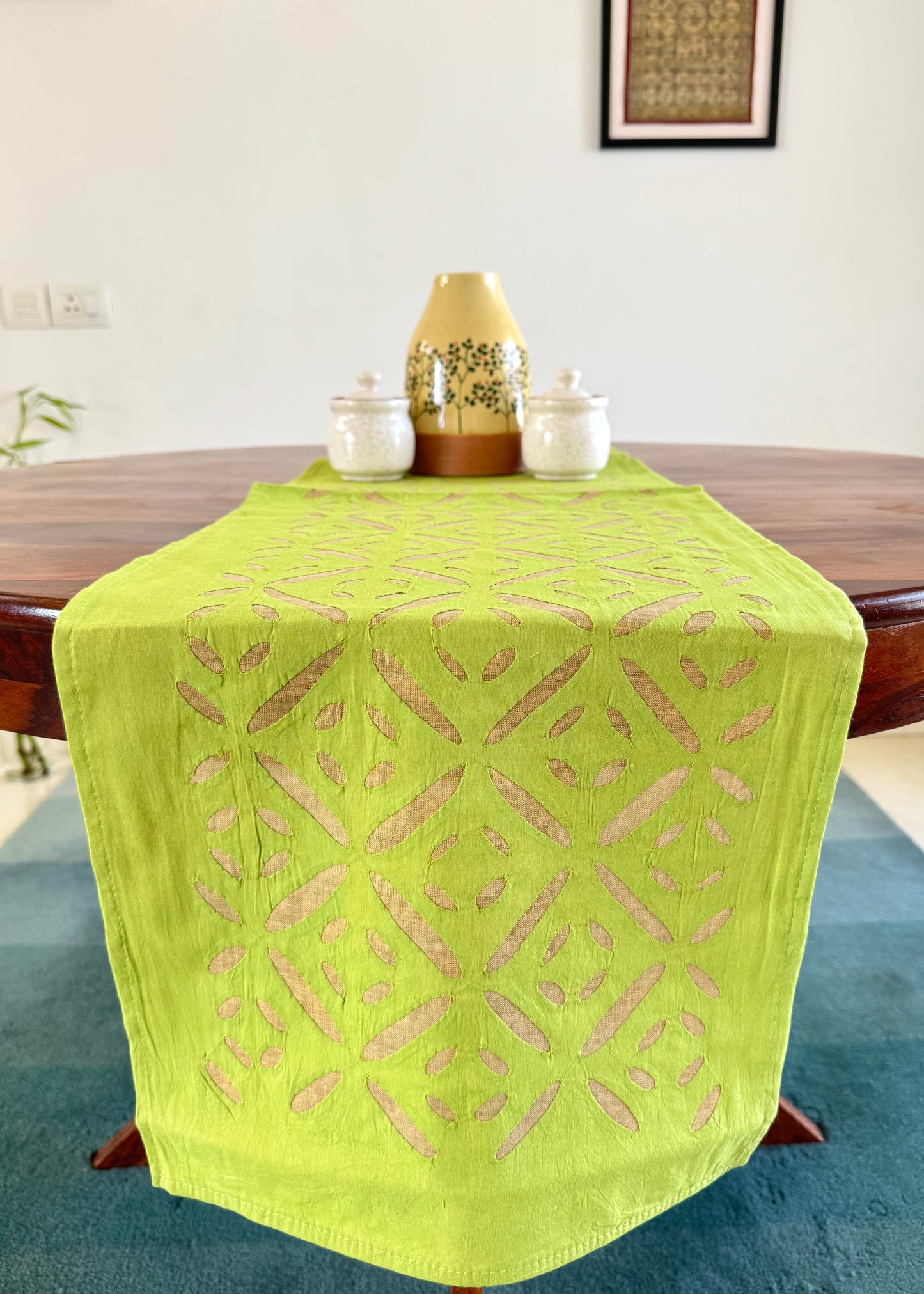 Lime Green ~ Applique work Table Runner w/ 4 Table Mats