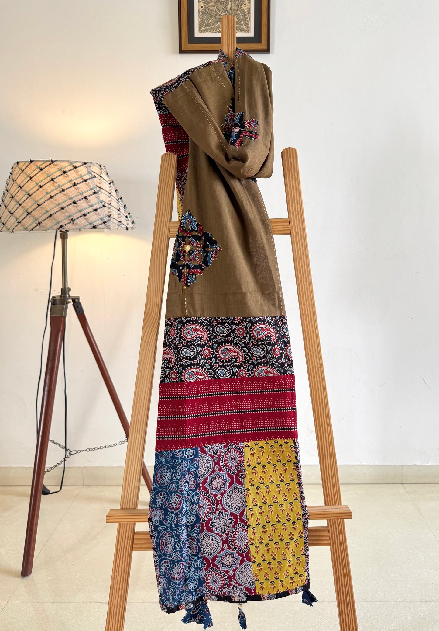 𓂃ོ⋆☀︎𓂃ᨒོ Ajrakh, Applique & Kantha Embroidered Dupatta ~ Coco Brown w/ Black Flowers 𑁍ࠬ
