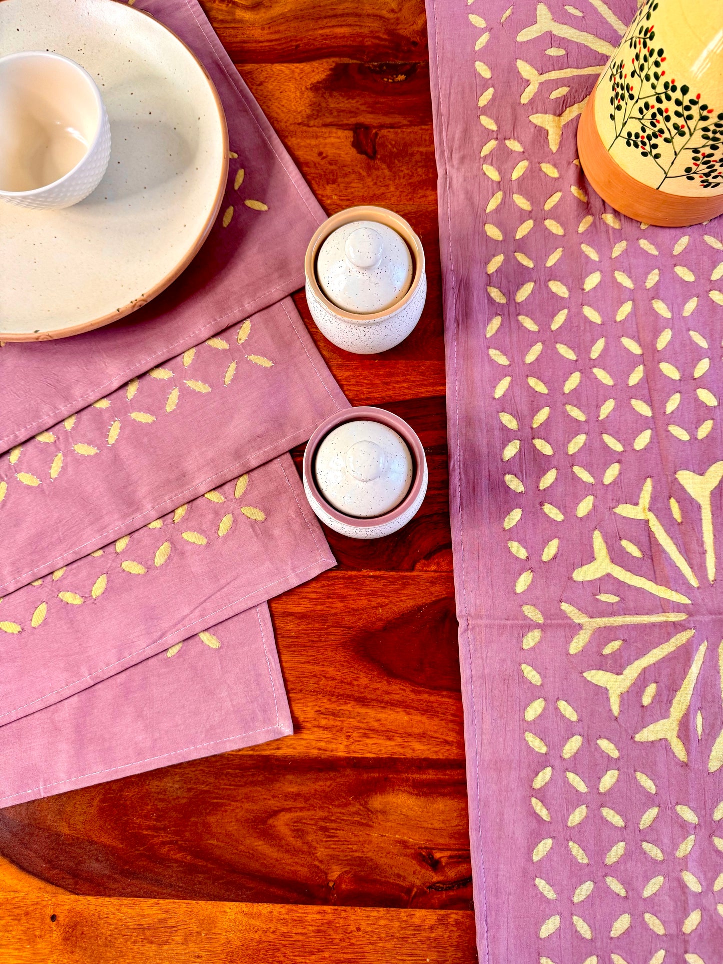 Lilac ~ Applique work Table Runner w/ 4 Table Mats
