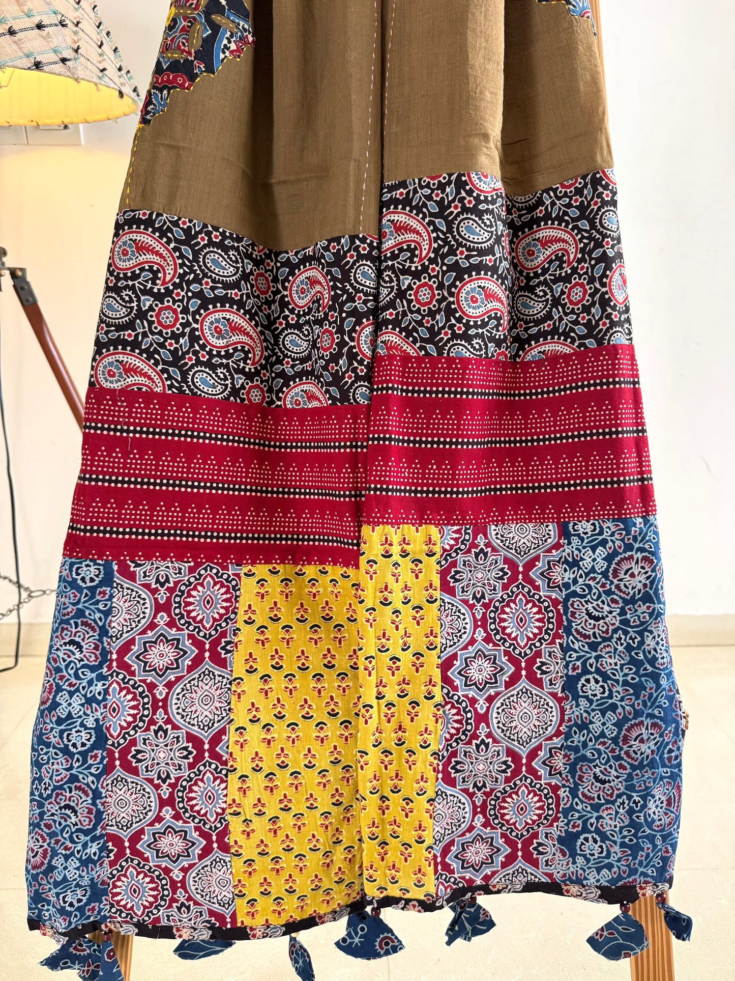 𓂃ོ⋆☀︎𓂃ᨒོ Ajrakh, Applique & Kantha Embroidered Dupatta ~ Coco Brown w/ Black Flowers 𑁍ࠬ