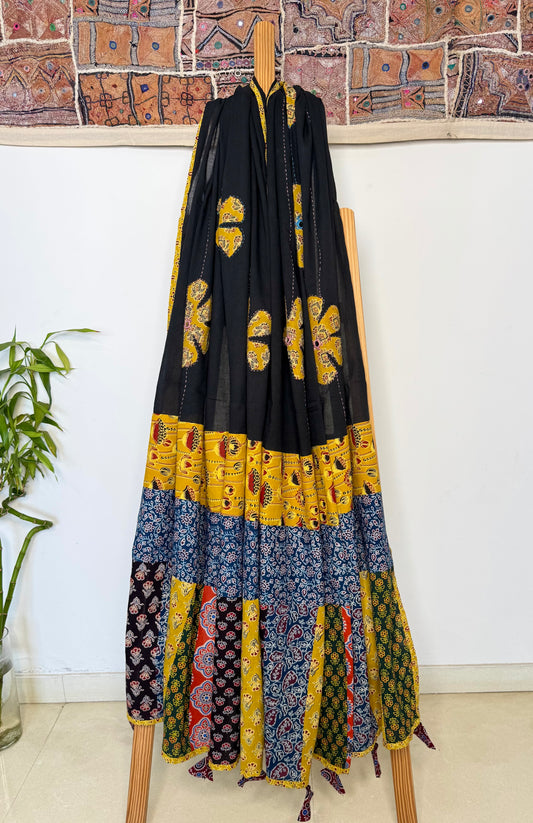 𓂃ོ⋆☀︎𓂃ᨒོ Ajrakh, Applique & Kantha Embroidered Dupatta ~ Jet Black & Yellow 𑁍ࠬ