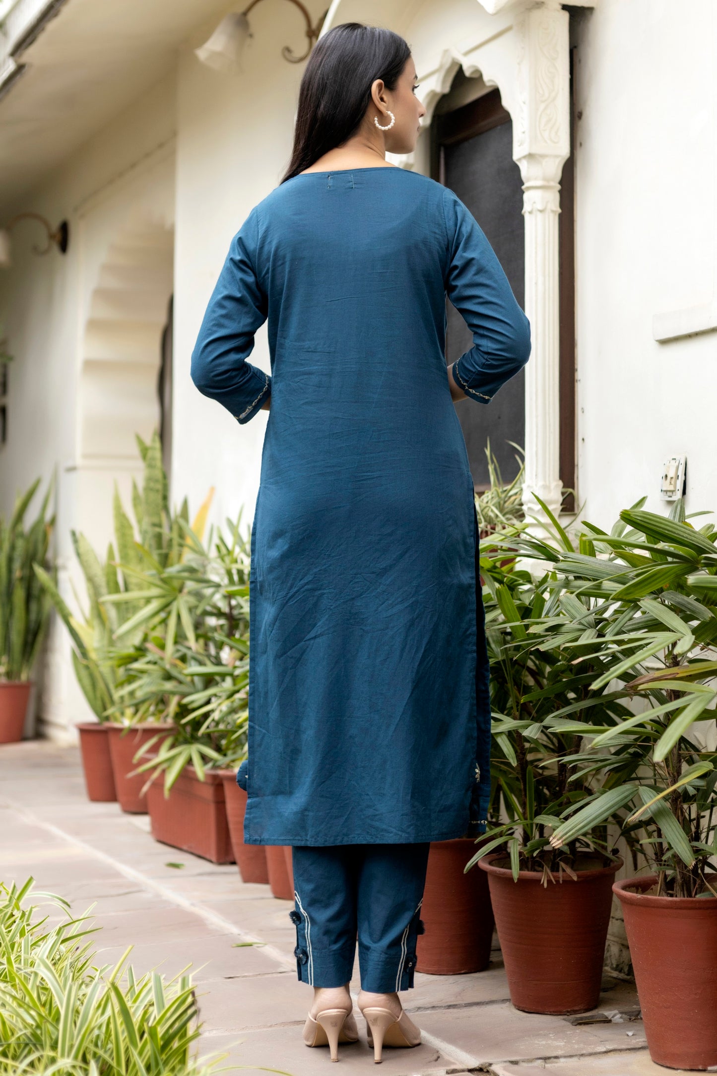 Adaa š ą½¼ā¼š Colors of Nature Cotton Suits, Ivory White