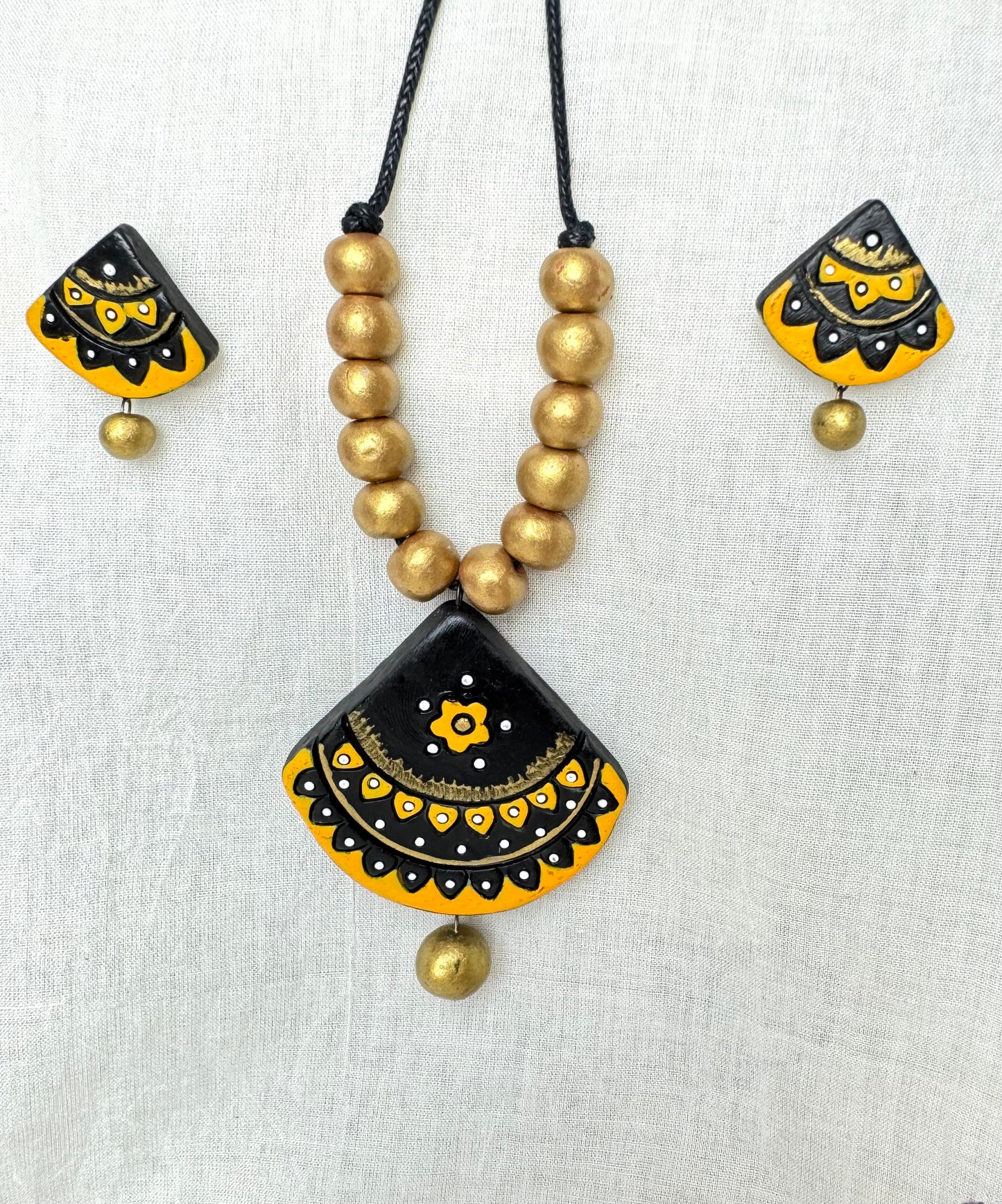 Mati ke Rang ~ Terracotta Jewelry Set ~ Black Floral Arc