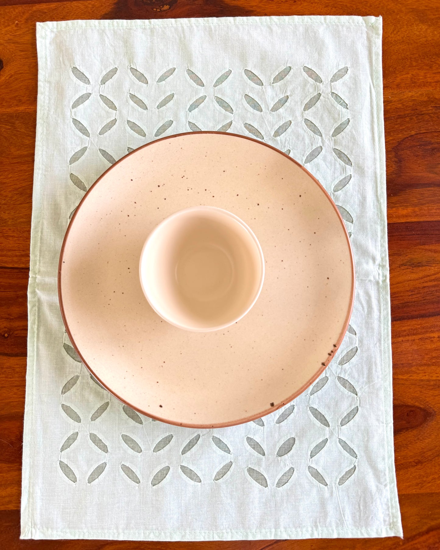 Mint Green ~ Applique work Table Runner w/ 4 Table Mats