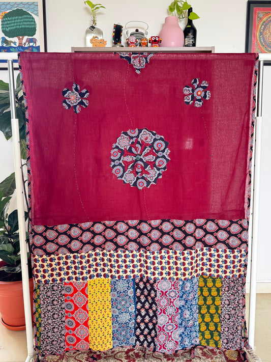 𓂃ོ⋆☀︎𓂃ᨒོ Ajrakh, Applique & Kantha Dupatta ~ Burgundy Red w/ Black Flowers 𑁍ࠬ