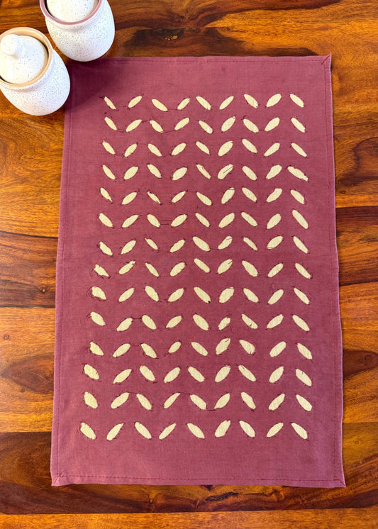 Vintage Plum ~ Applique work Table Runner w/ 4 Table Mats