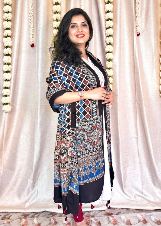 Dastaan-e-Ajrakh ✨ Modal Silk Dupatta ~ Royal Blue Jharokha