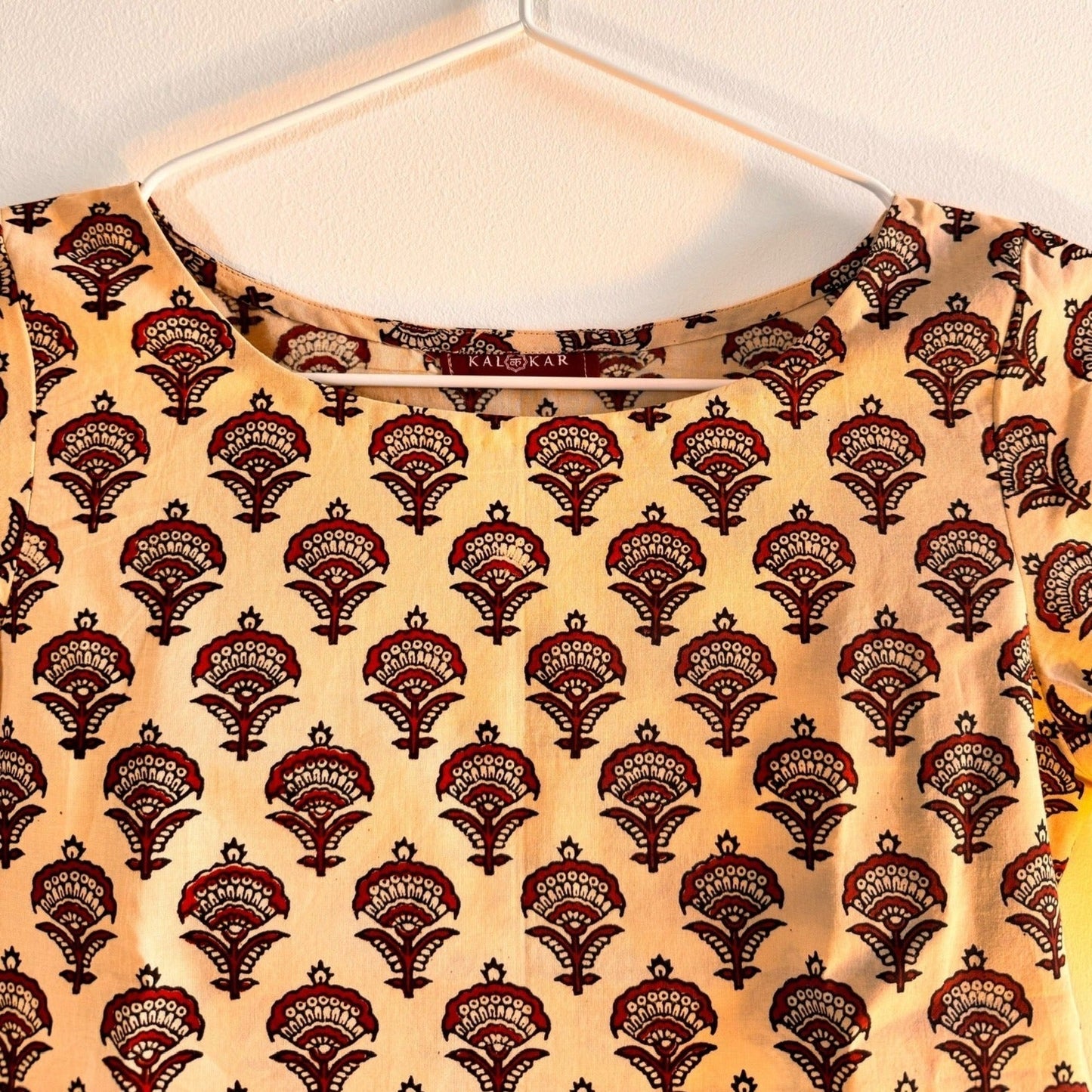 Daisy - Ivory Dabu Crop Top