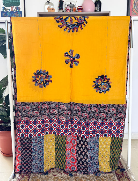 𓂃ོ⋆☀︎𓂃ᨒོ Ajrakh, Applique & Kantha Embroidered Dupatta ~ Yellow w/ Black flowers 𑁍ࠬ