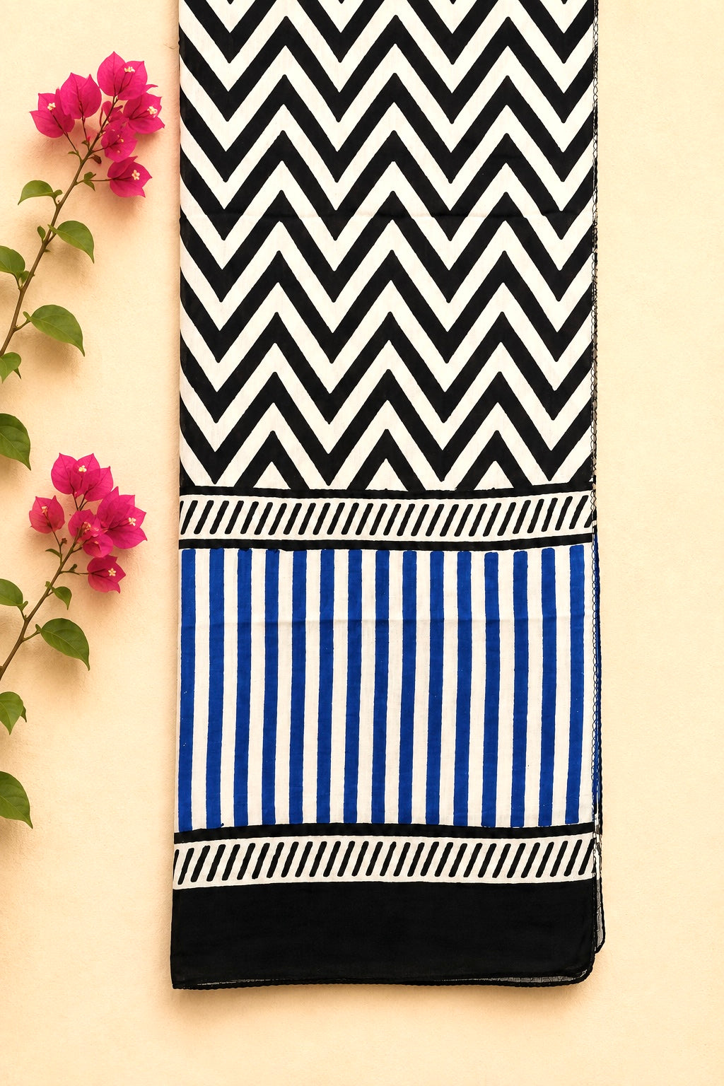 Raag 🪷 Mulmul Cotton Stoles ~ Zigzag Black