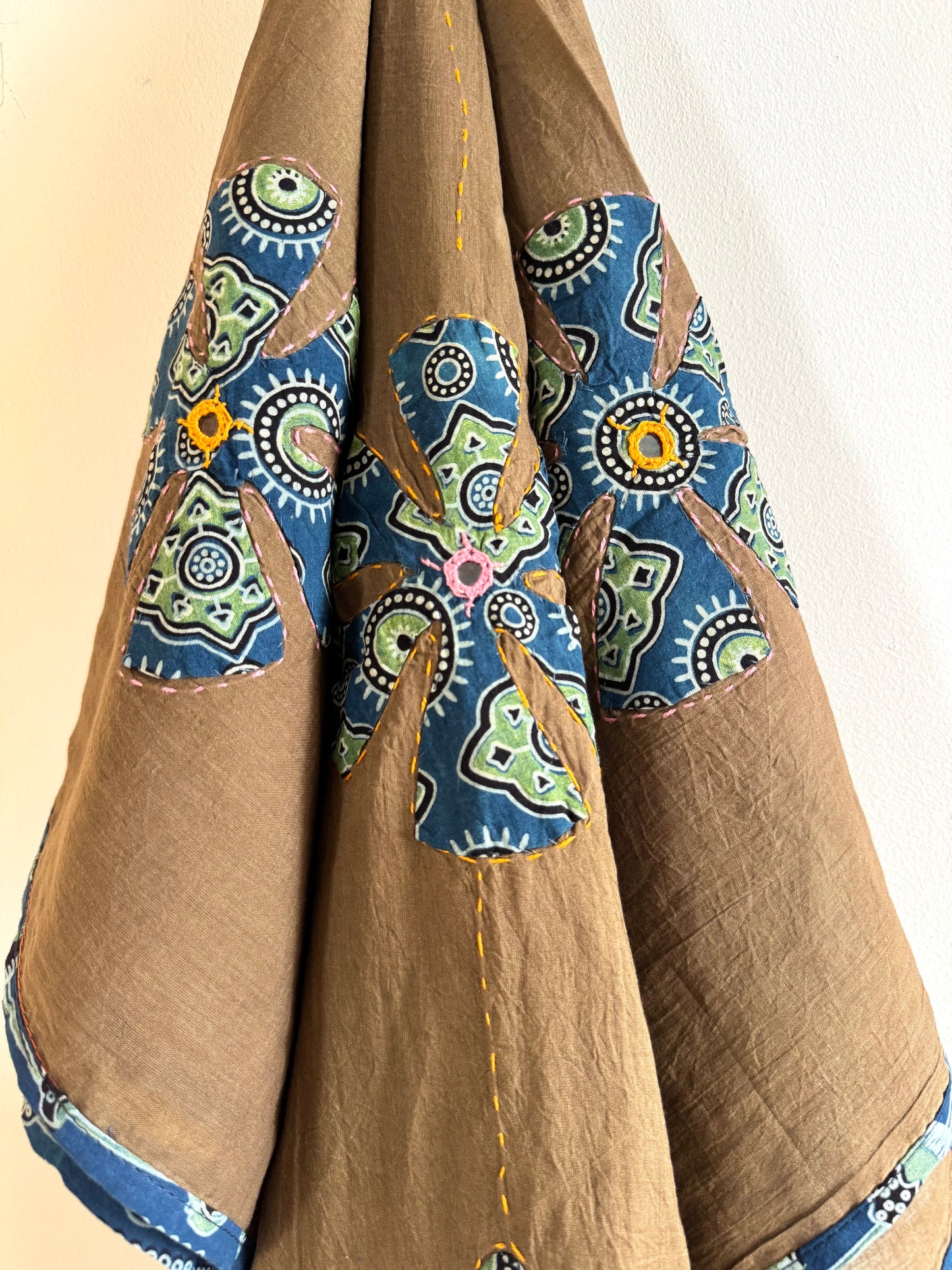 𓂃ོ⋆☀︎𓂃ᨒོ Ajrakh, Applique & Kantha Embroidered Dupatta ~ Coco Brown w/ Blue Flowers 𑁍ࠬ