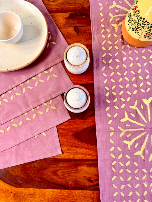 Lilac ~ Applique work Table Runner w/ 4 Table Mats