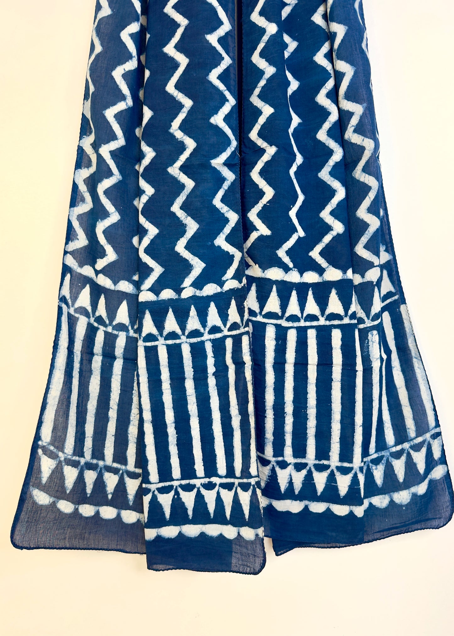 Raag 🪷 Mulmul Cotton Stoles ~  Zigzag Indigo