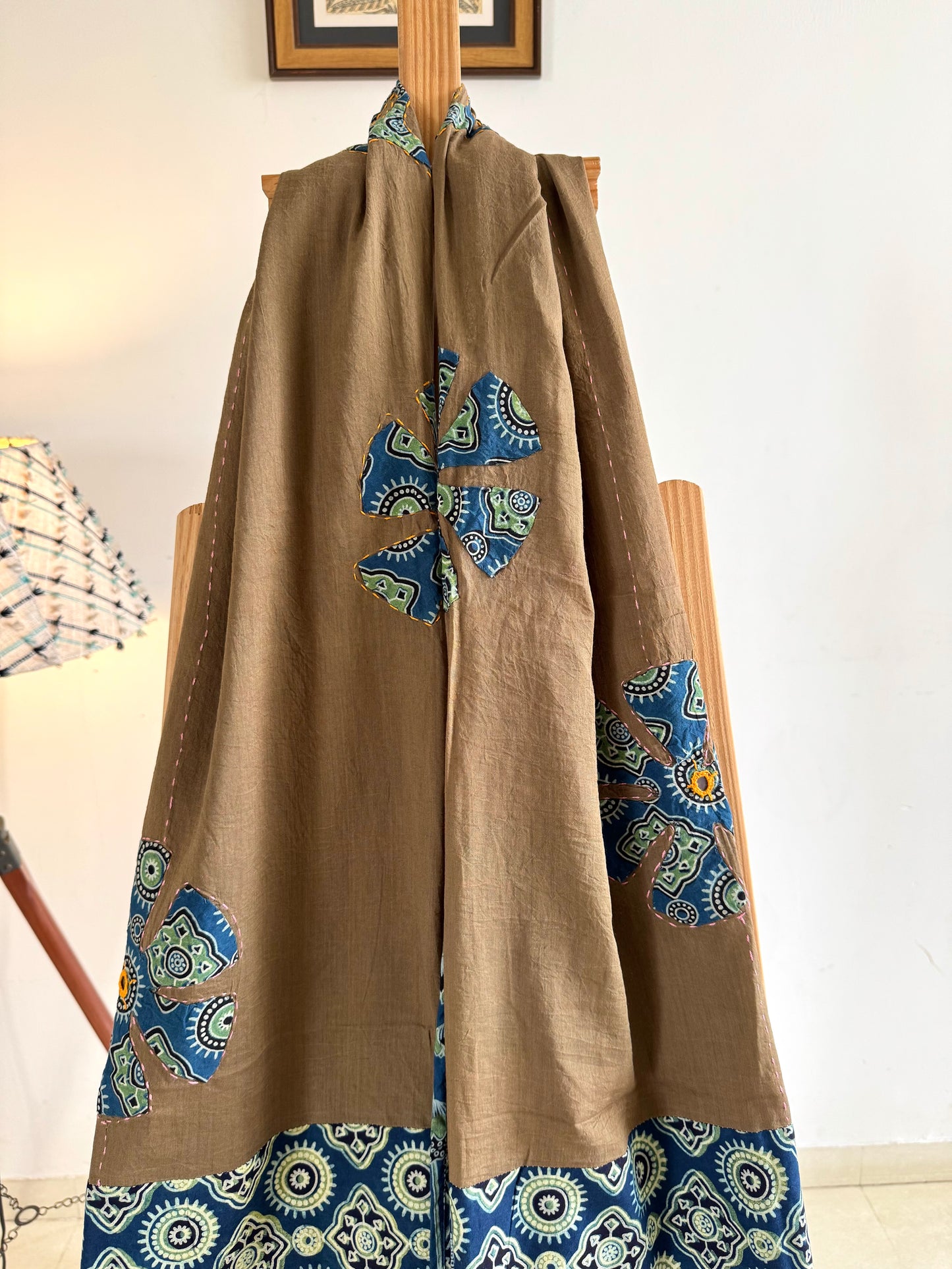 𓂃ོ⋆☀︎𓂃ᨒོ Ajrakh, Applique & Kantha Embroidered Dupatta ~ Coco Brown w/ Blue Flowers 𑁍ࠬ
