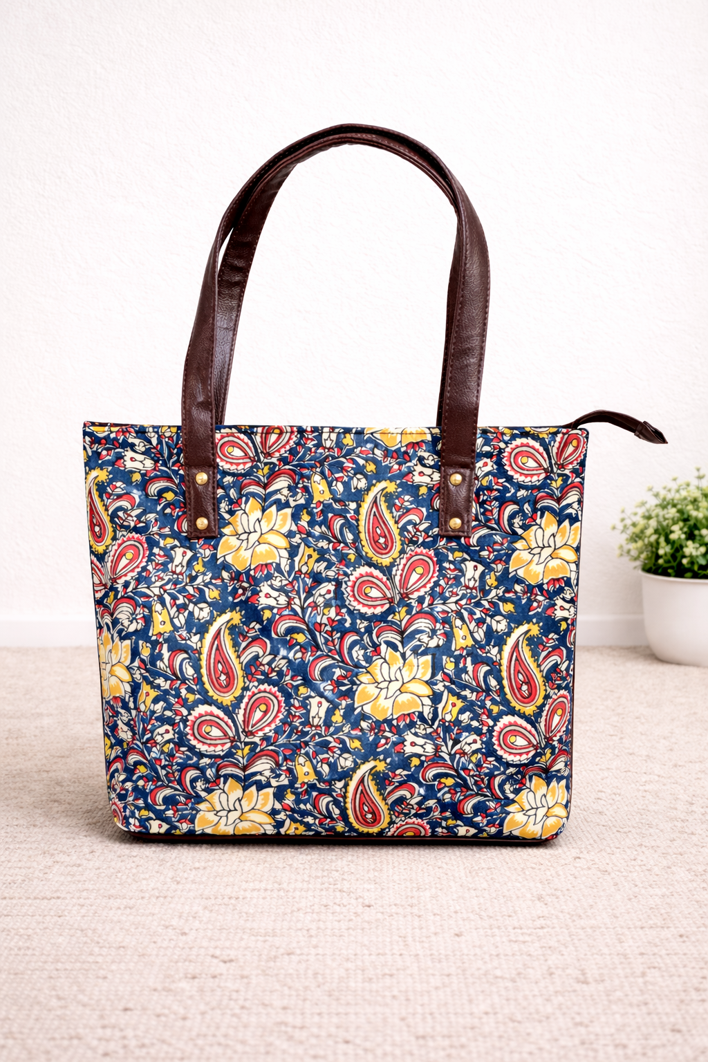 Karwaan🍂 Navy Blue Floral motifs ~ Sanganeri Handbag & Pouch Set