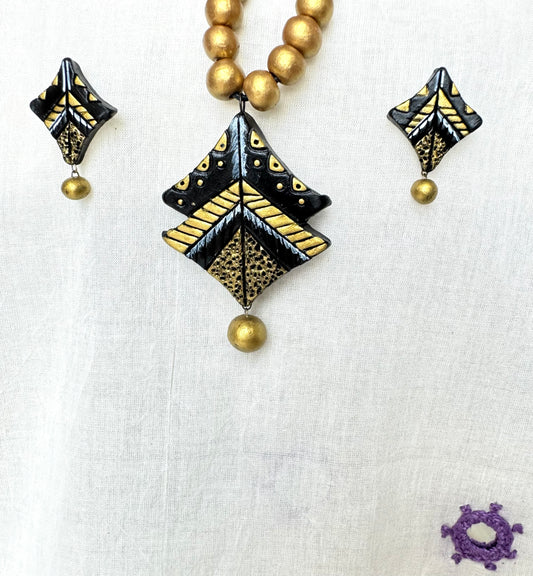 Mati ke Rang ~ Terracotta Jewelry Set ~ Chevron Black