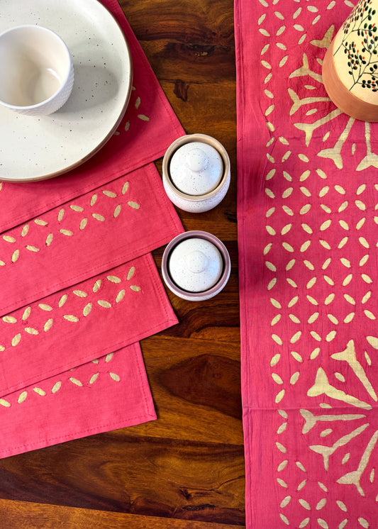 Ruby Red ~ Applique work Table Runner w/ 4 Table Mats