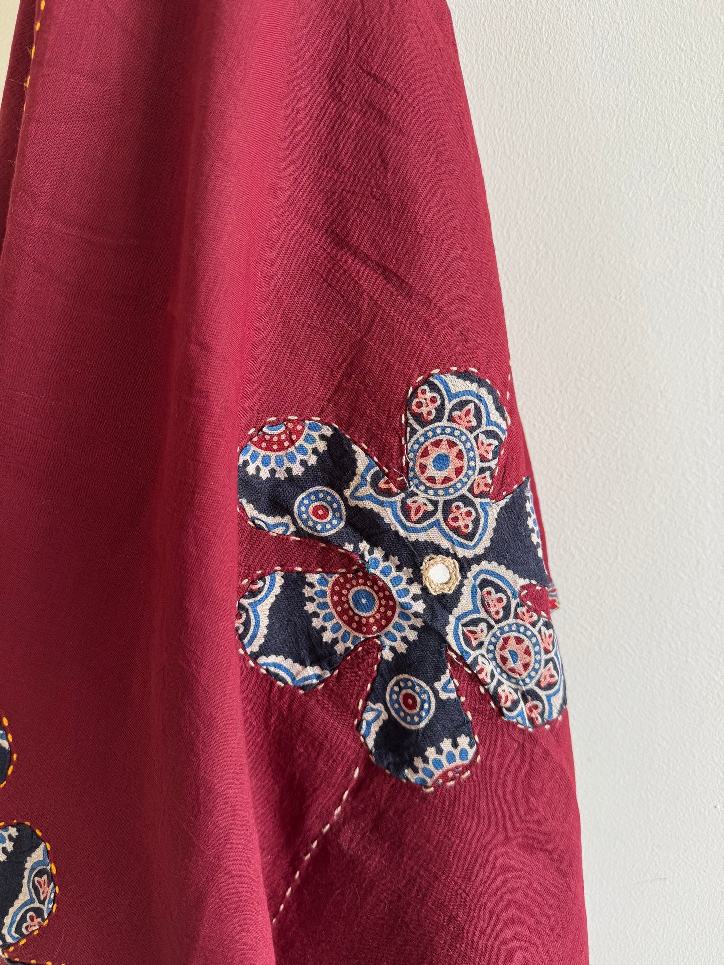 𓂃ོ⋆☀︎𓂃ᨒོ Ajrakh, Applique & Kantha Embroidered Dupatta ~ Burgundy Red w/ Black Flowers 𑁍ࠬ