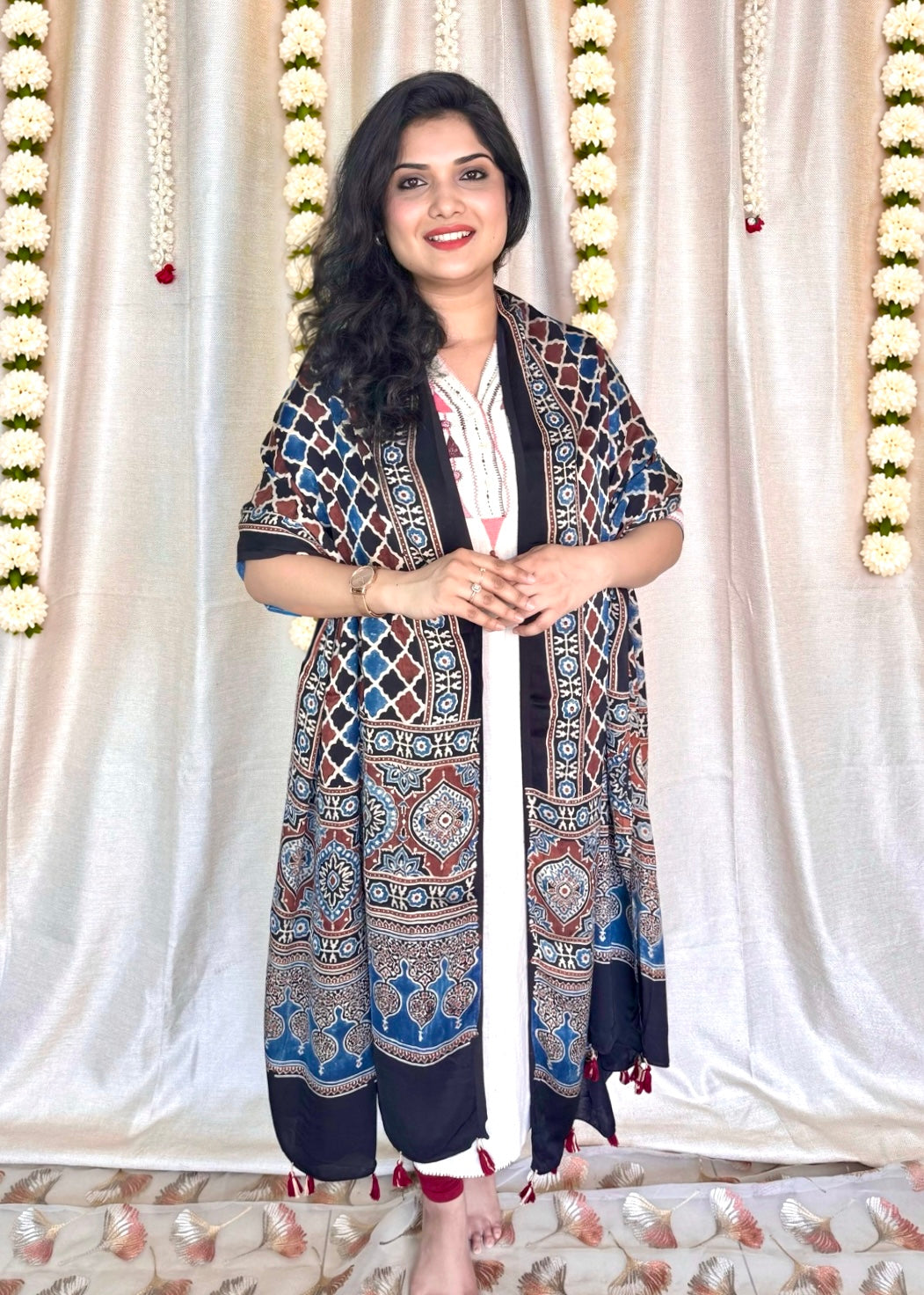 Dastaan-e-Ajrakh ✨ Modal Silk Dupatta ~ Royal Blue Jharokha