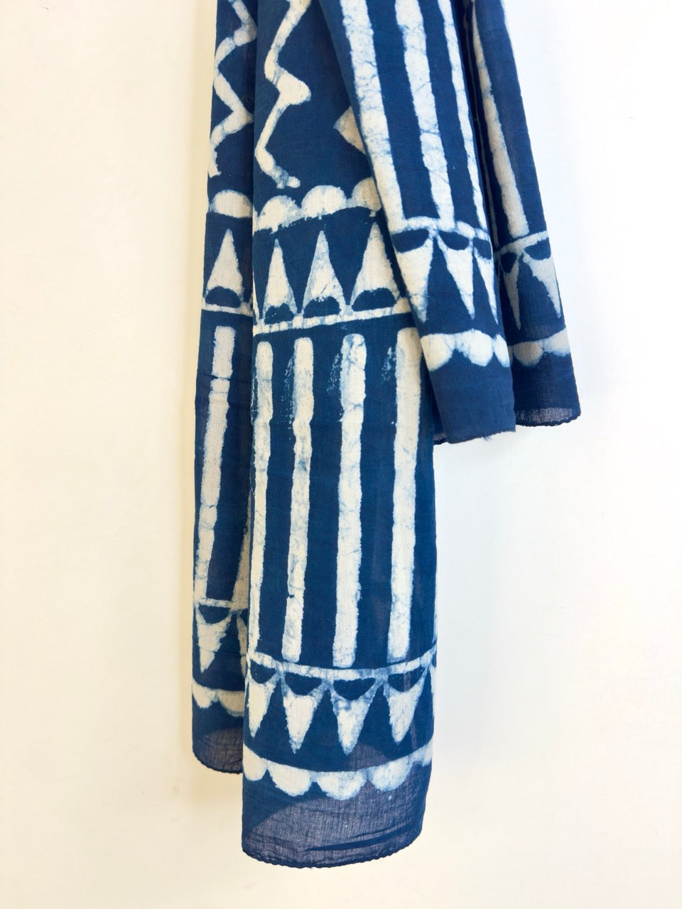 Raag 🪷 Mulmul Cotton Stoles ~  Zigzag Indigo